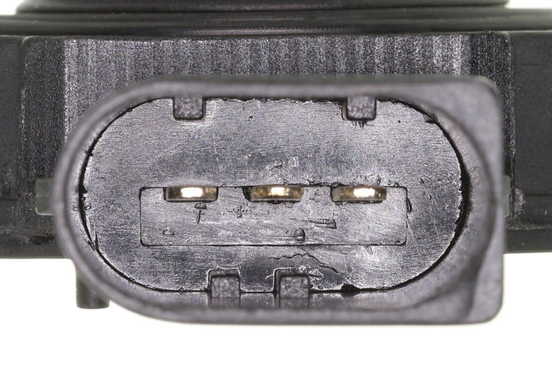 2018, 2017, 2016, 2015, 2014 BMW X5 Engine Oil Level Sensor