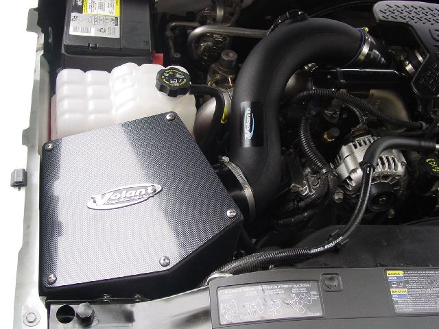 2004-2005 GMC Sierra 2500 HD Air Intake Kit (Volant)