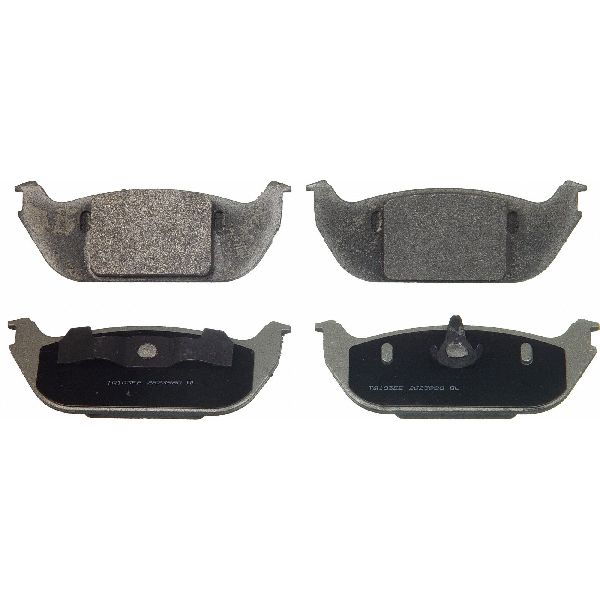 2003-2005 Lincoln Aviator Disc Brake Pad Set - Rear (Wagner Brakes)
