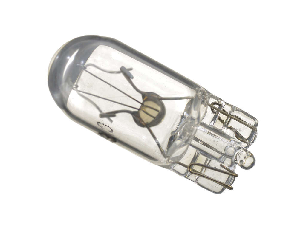 2008-2011 Saab 9-3 Brake Light Bulb - Outer (Autopart International)