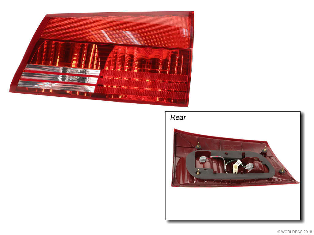 2004-2005 Toyota Sienna Tail Light Assembly - Right Inner (Genuine)