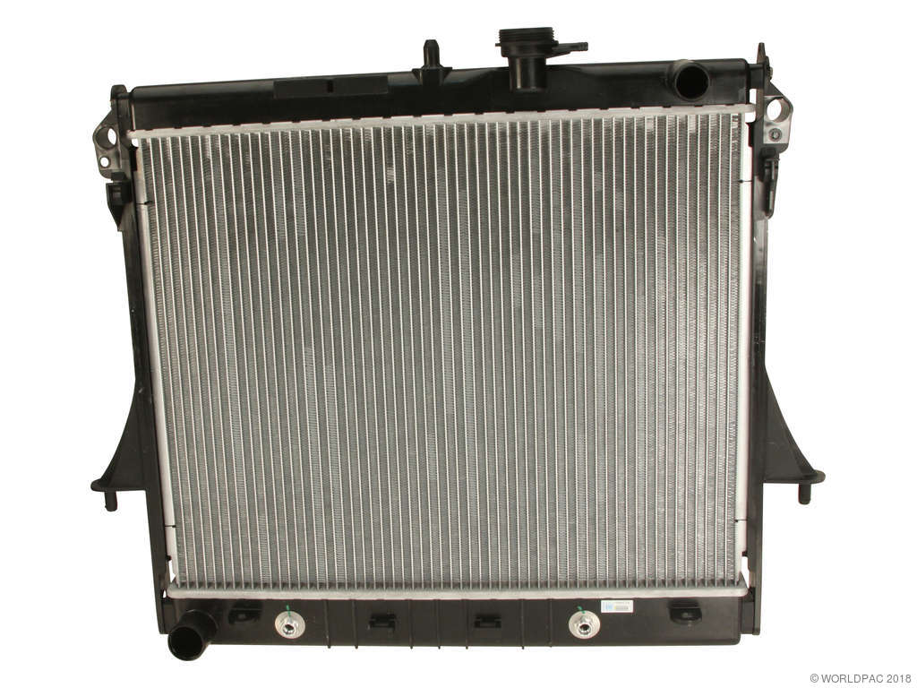 2009-2010 Hummer H3T Radiator (CSF)