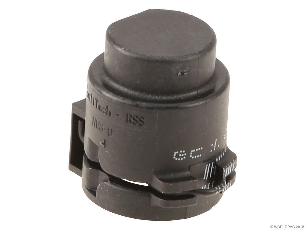 2004-2005 BMW 645Ci Engine Coolant Bypass Pipe Cap (CRP)