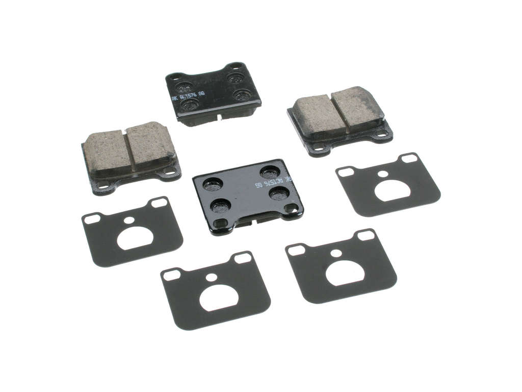 1998-2000 Volvo V70 Disc Brake Pad Set - Rear (Akebono)