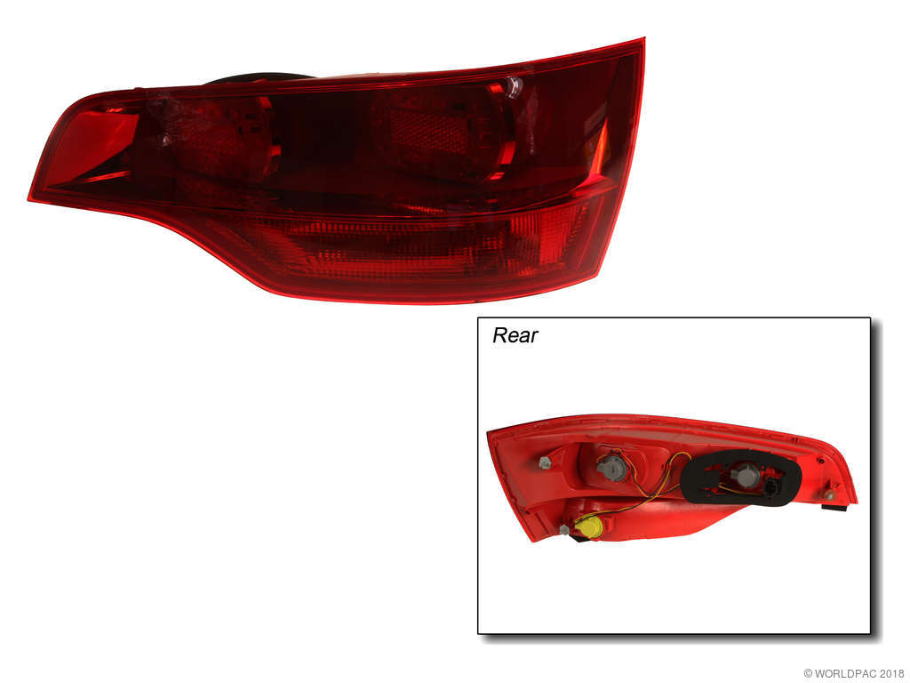 2007-2009 Audi Q7 Tail Light Assembly - Right Upper (Magneti Marelli)