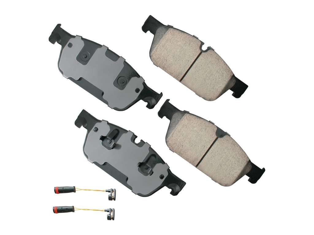 2012-2014 Mercedes-Benz ML350 Disc Brake Pad Set - Front (Akebono)