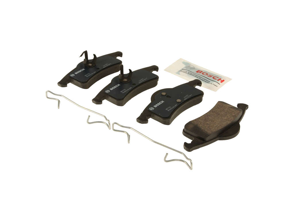 1999-2004 Jeep Grand Cherokee Disc Brake Pad Set - Rear (Bosch)