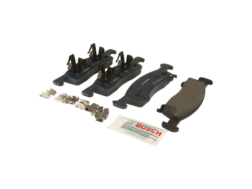 2003-2006 Lincoln Navigator Disc Brake Pad Set - Front (Bosch)