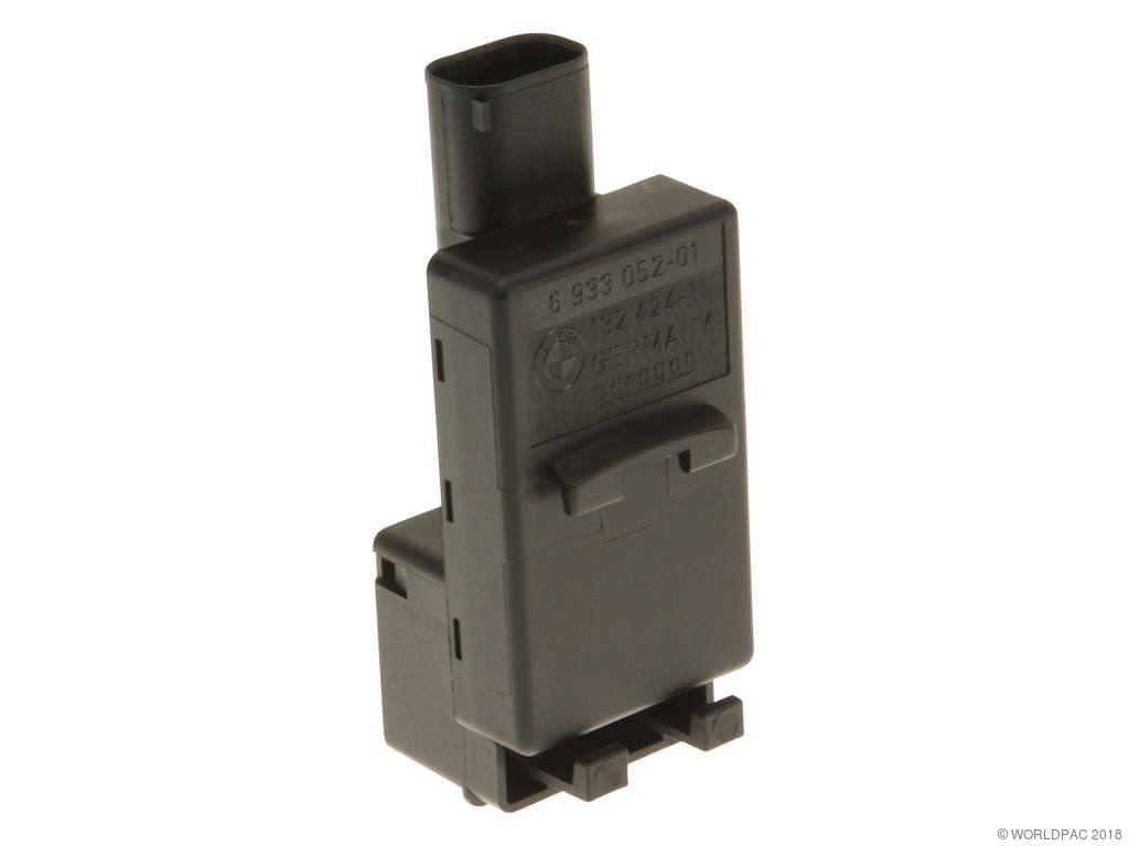 2004-2005 BMW 545i A/C Refrigerant Temperature Sensor (Genuine)