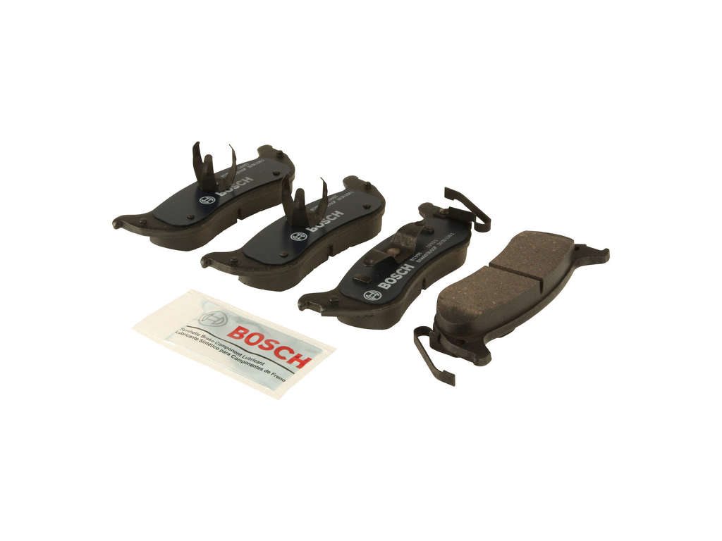 2004-2008 Chrysler Pacifica Disc Brake Pad Set - Rear (Bosch)