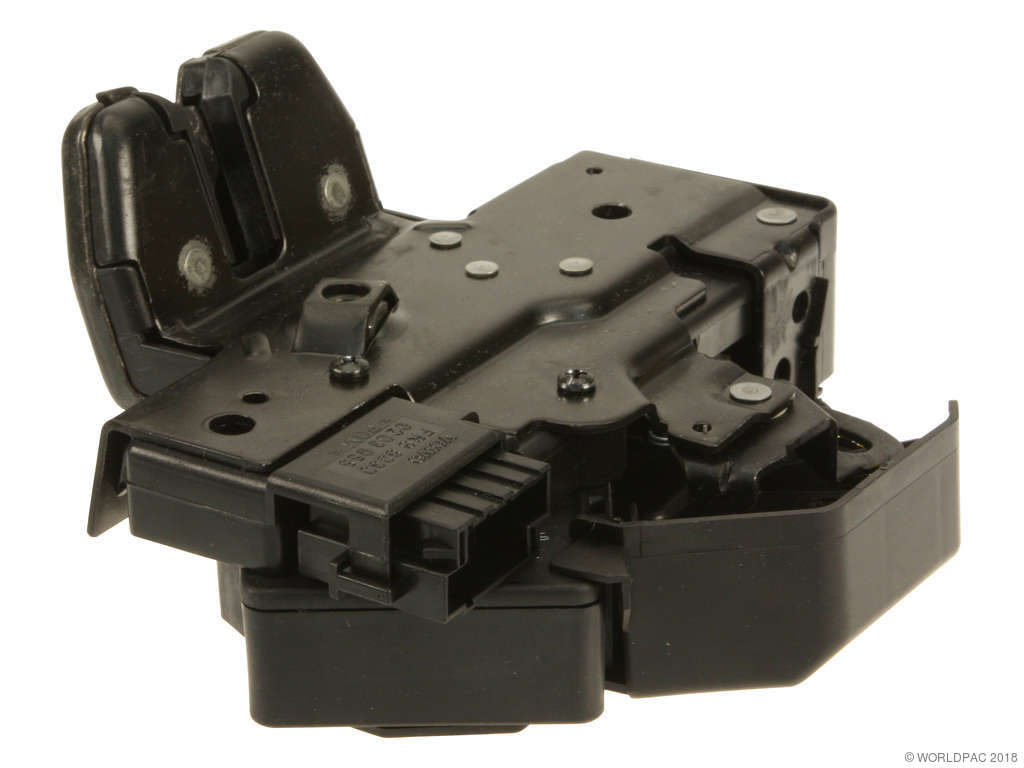 1998-2000 Volvo V70 Tailgate Lock (Genuine)