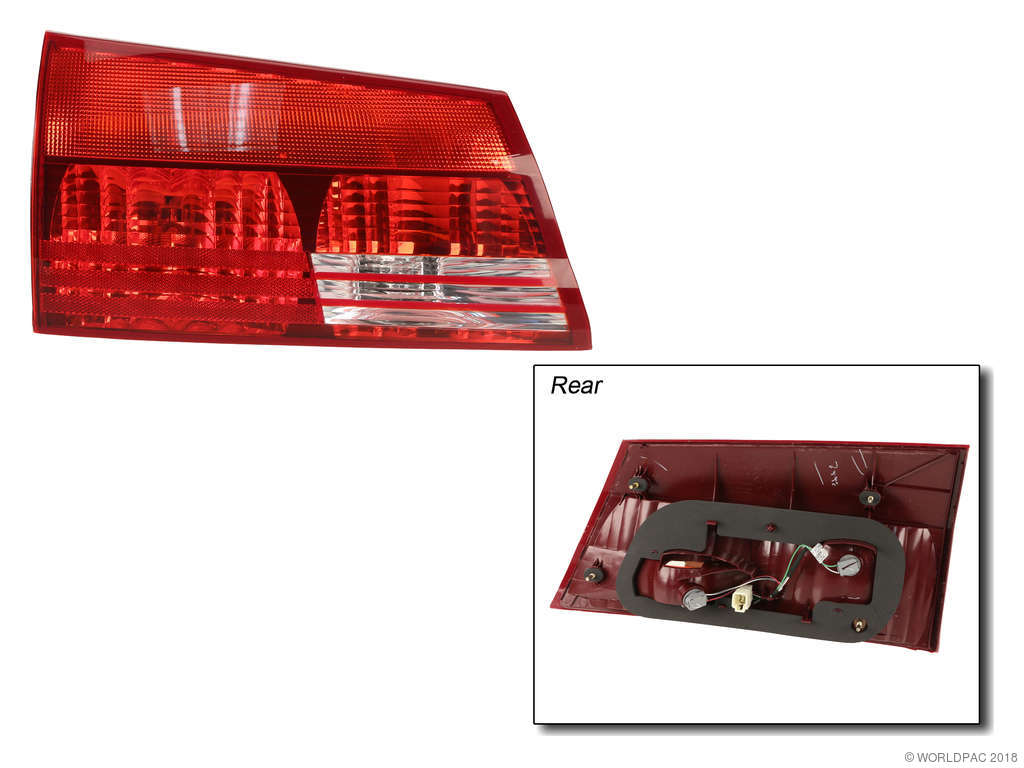2004-2005 Toyota Sienna Tail Light Assembly - Left Inner (Genuine)