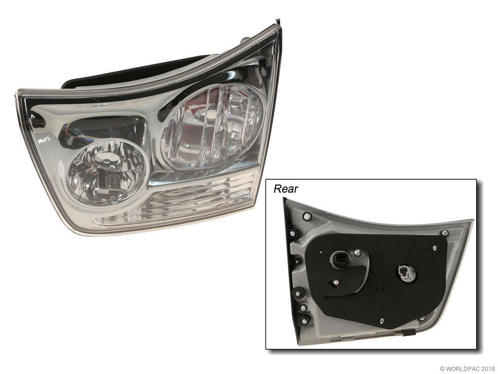 2004-2006 Lexus RX330 Tail Light Assembly - Right Inner (Genuine)