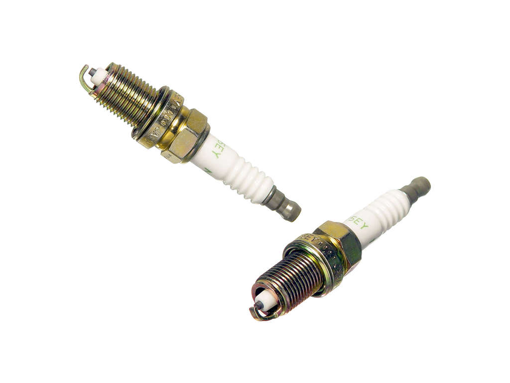 1994-1997 Geo Tracker Spark Plug (NGK)