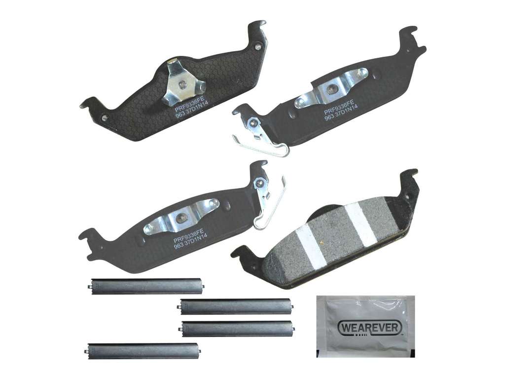 2003-2004 Dodge Dakota Disc Brake Pad Set - Rear (CARQUEST)