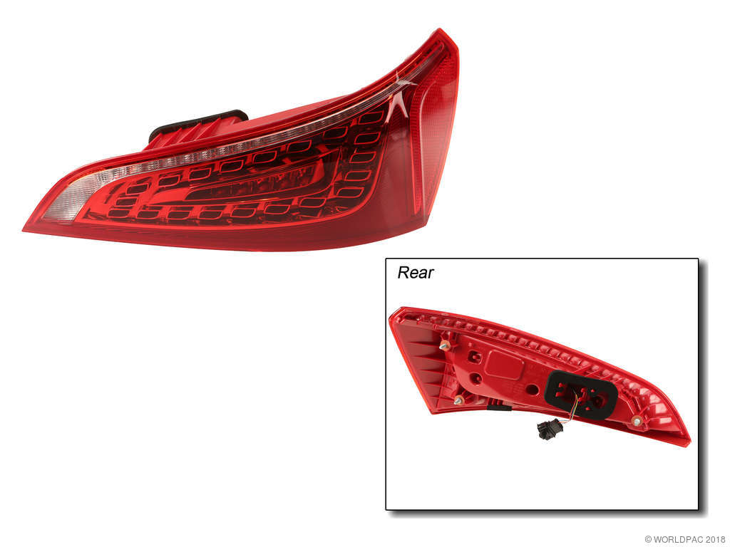 2009-2012 Audi Q5 Tail Light Assembly - Right Upper (Magneti Marelli)