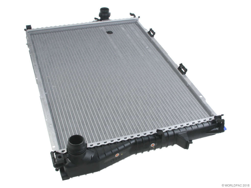 1998-2000 BMW 528i Radiator (Behr)