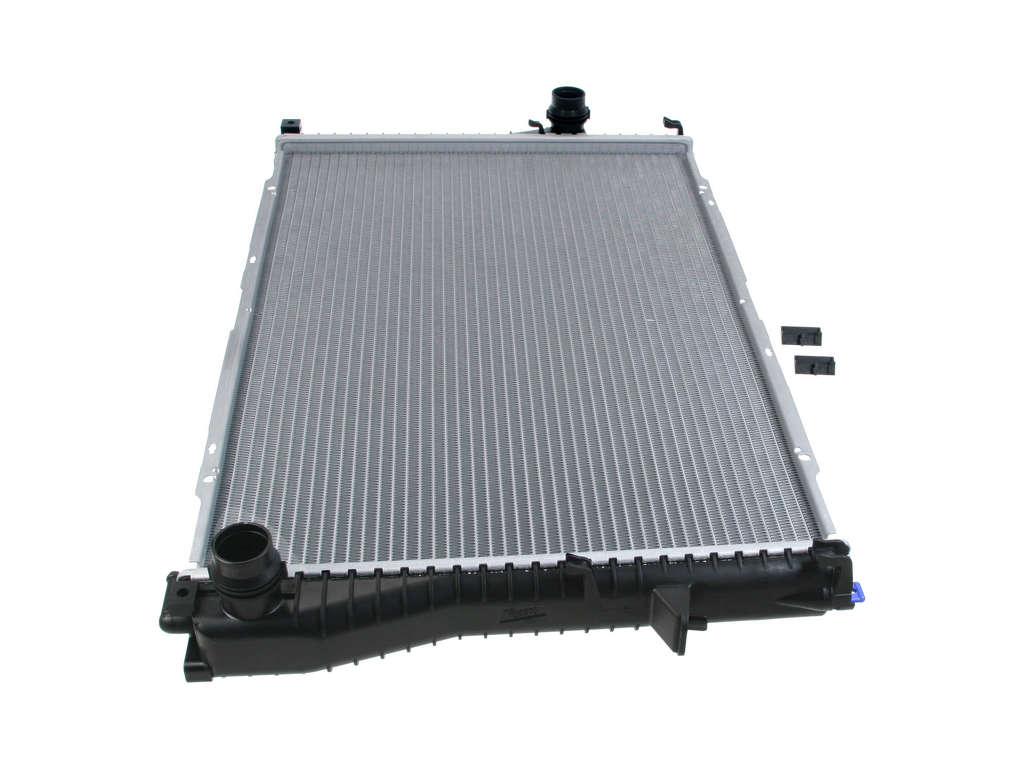 1998-2000 BMW 528i Radiator (Nissens)