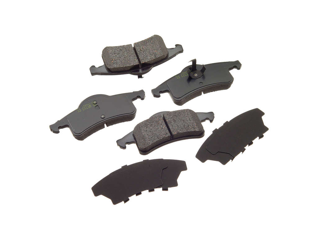 1999-2004 Jeep Grand Cherokee Disc Brake Pad Set - Rear (Akebono)