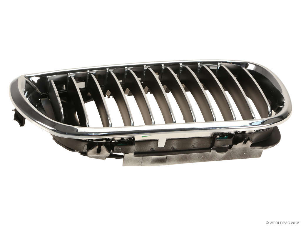 2001-2005 BMW 320i Grille - Right (Aftermarket)