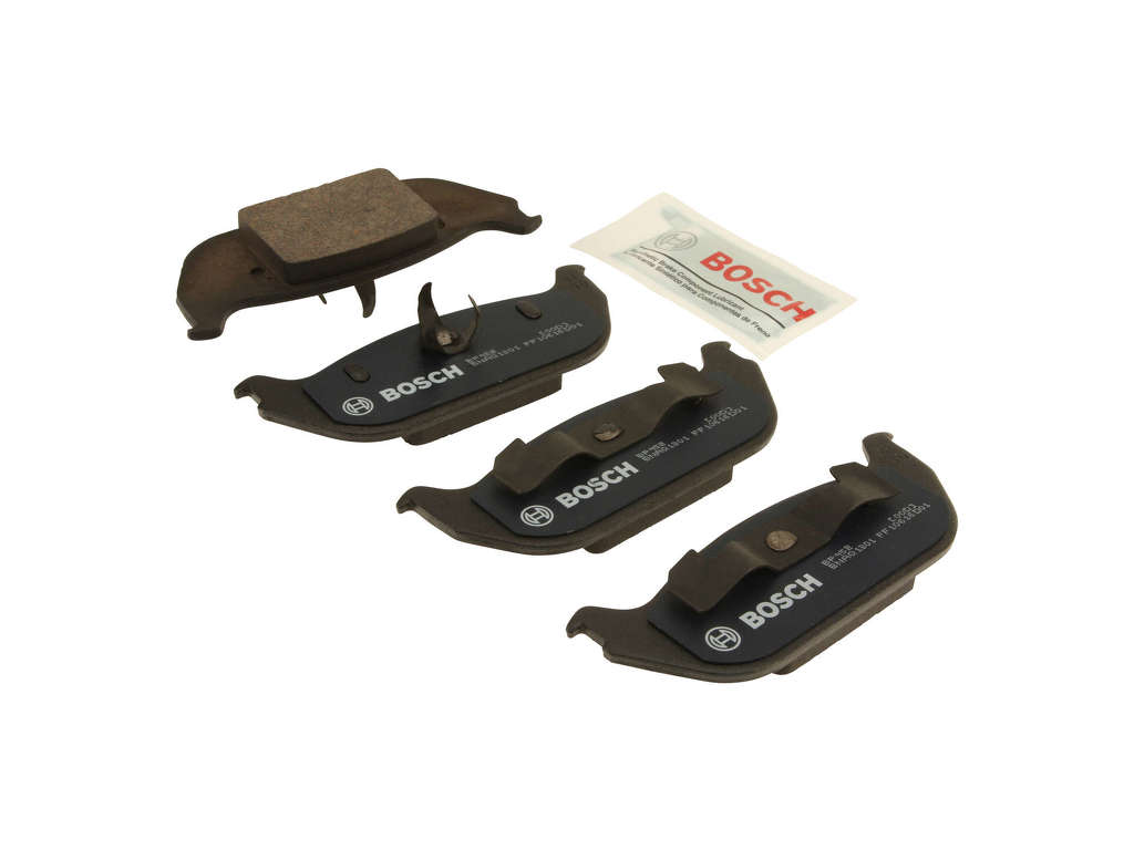 2005, 2004, 2003 Lincoln Aviator Disc Brake Pad Set