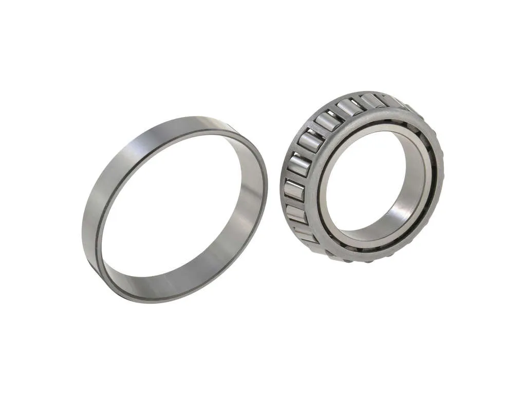 2005, 2004, 2003, 2002, 2001, 2000 Ford Excursion Super Duty Wheel Bearing Race