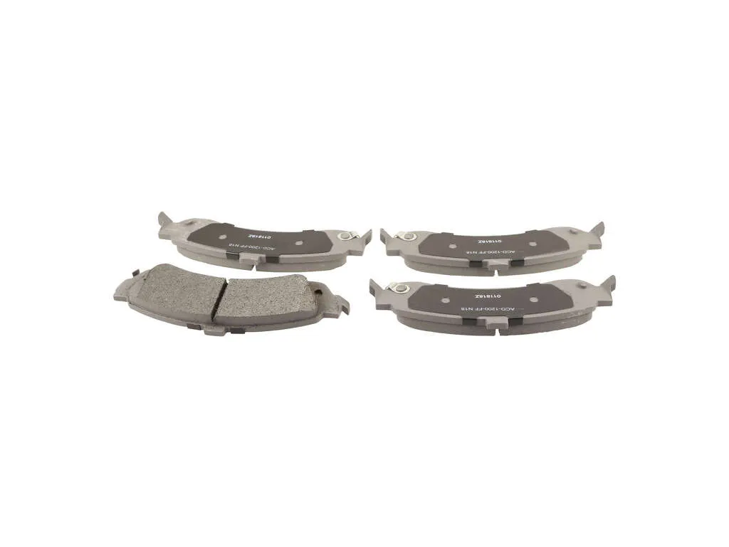 2006, 2005, 2004, 2003, 2002, 2001, 2000 GMC Yukon Disc Brake Pad Set