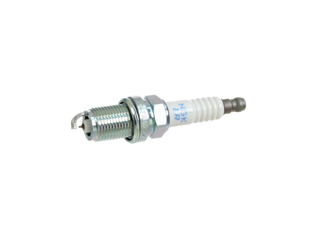 2004, 2003, 2002, 2001, 2000, 1999 Chevrolet Tracker Spark Plug
