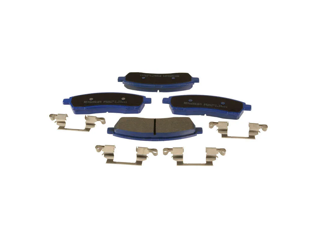 2005, 2004, 2003, 2002, 2001, 2000 Ford Excursion Disc Brake Pad Set