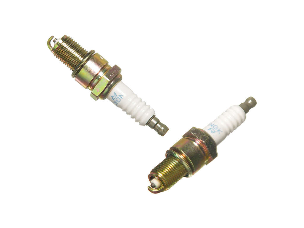 1997, 1996, 1995, 1994, 1993, 1992, 1991 Isuzu Rodeo Spark Plug