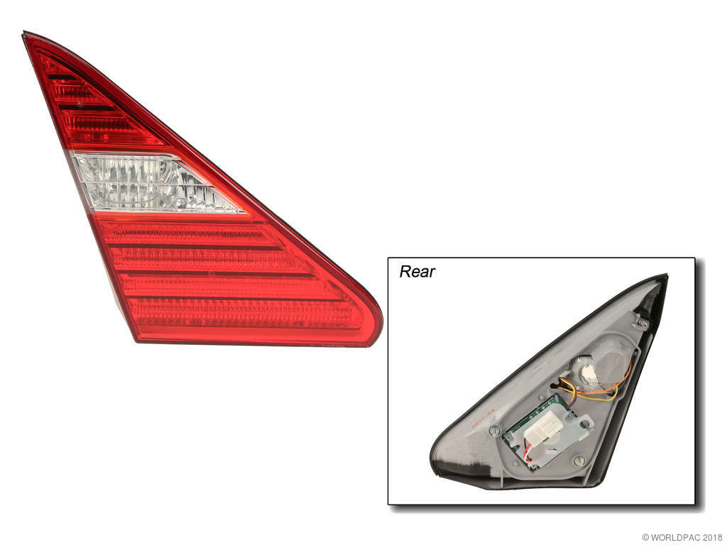 2006, 2005, 2004 Lexus LS430 Tail Light Assembly