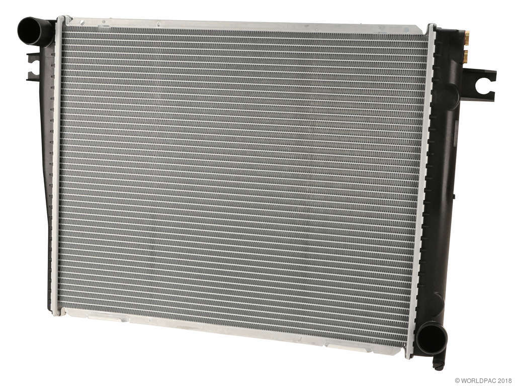 1984, 1983, 1982 BMW 633CSi Radiator