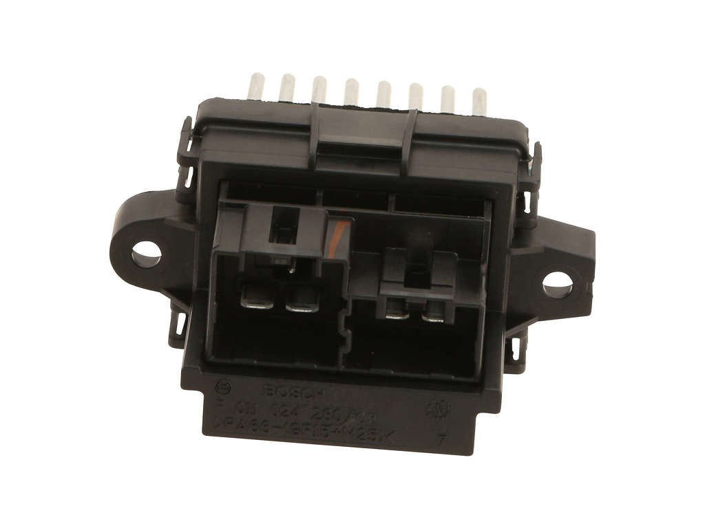 2017, 2016, 2015, 2014, 2013, 2012, 2011, 2010, 2009, 2008, 2007 Chevrolet Equinox HVAC Blower Motor Regulator